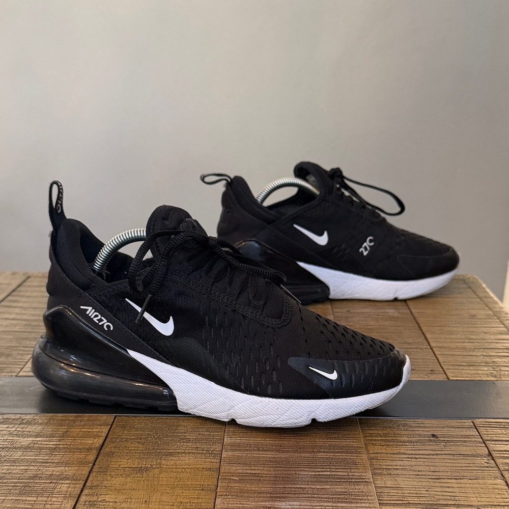 Nike Air Max 270 Black White Solar Red, size 5.5 Youth/ Women’s size 7